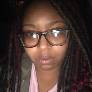 Meet your Posher, Jeanisha